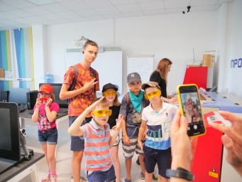 «КолLab VRеале»